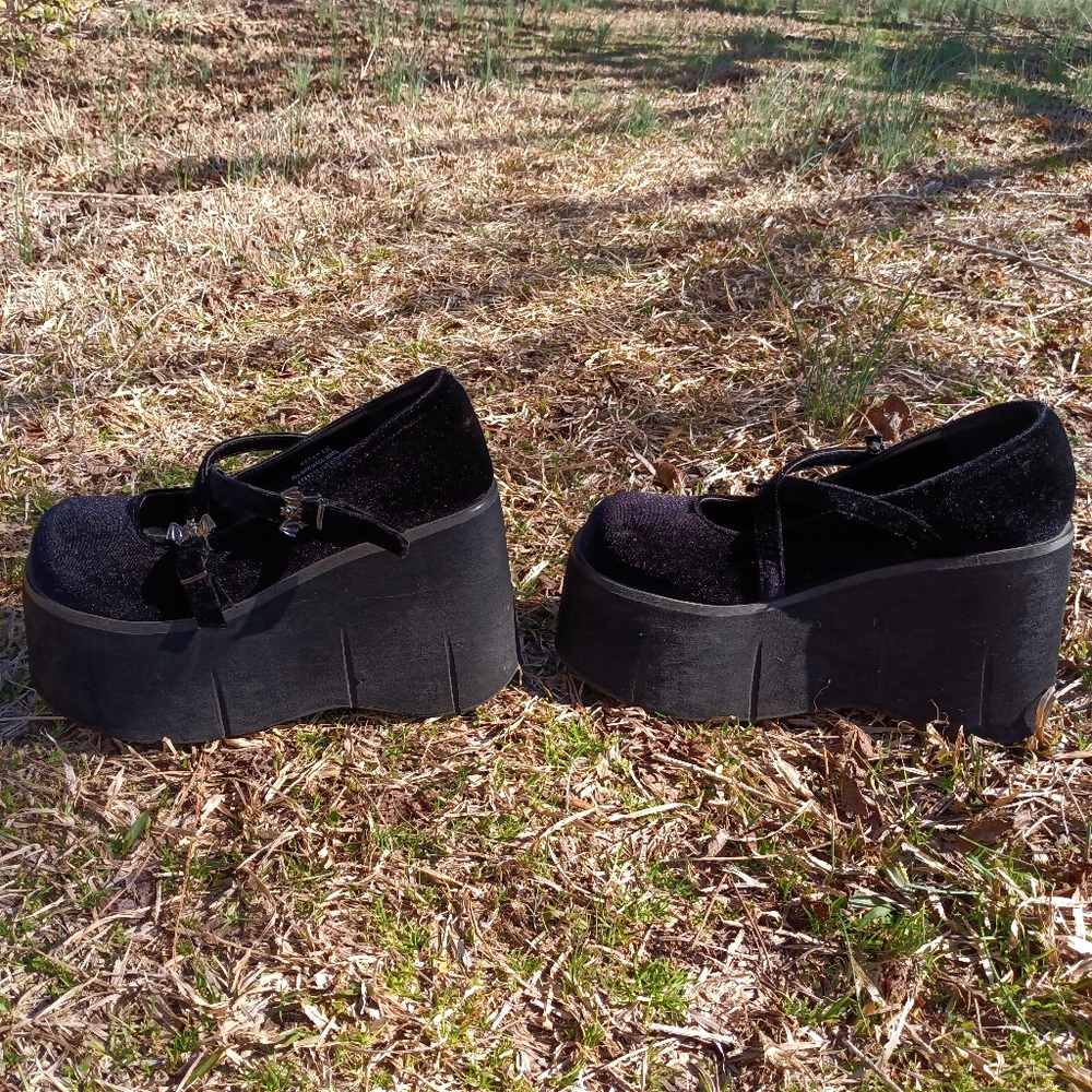 Kera-10 - Black Velvet